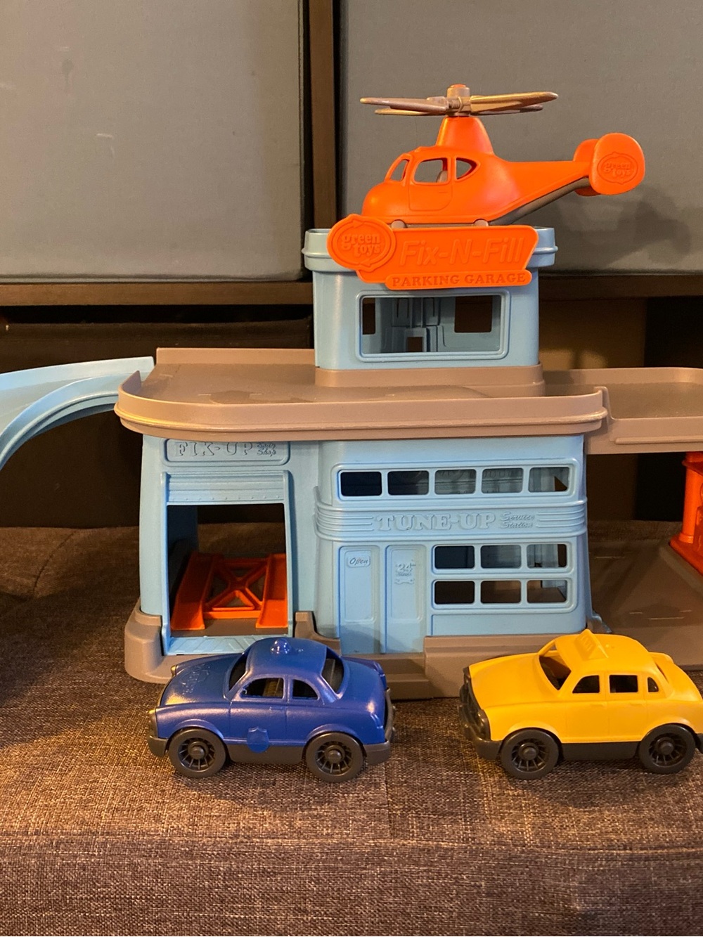 Green Toys Parking Garage Gas station